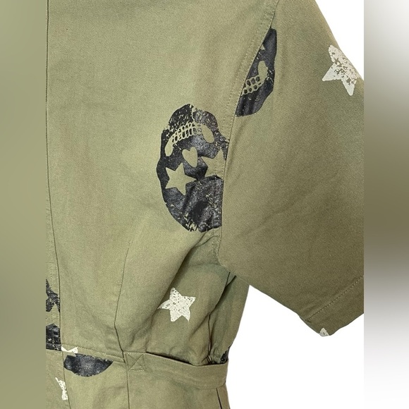 Fantastic Fawn skull and star jumpsuit Green cotton button enclosure size small - Picture 6 of 16